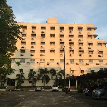 Paradorn Inn تشمبتون المظهر الخارجي الصورة