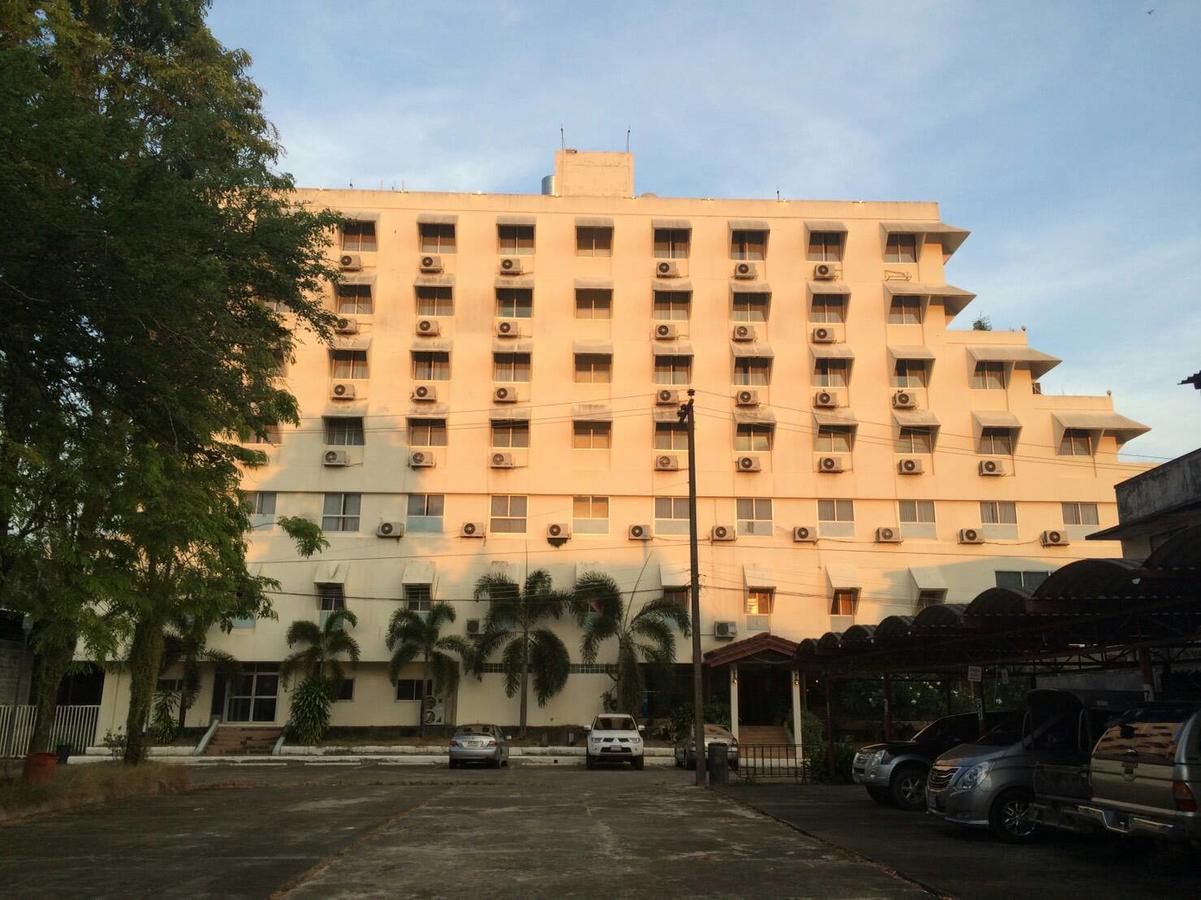 Paradorn Inn تشمبتون المظهر الخارجي الصورة