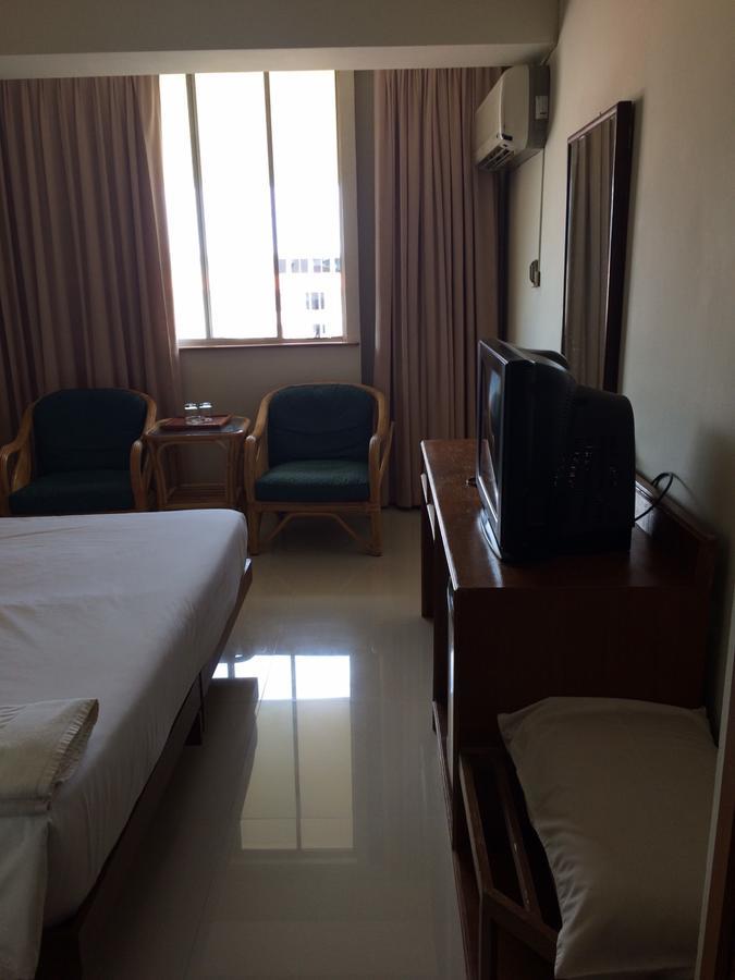 Paradorn Inn تشمبتون المظهر الخارجي الصورة