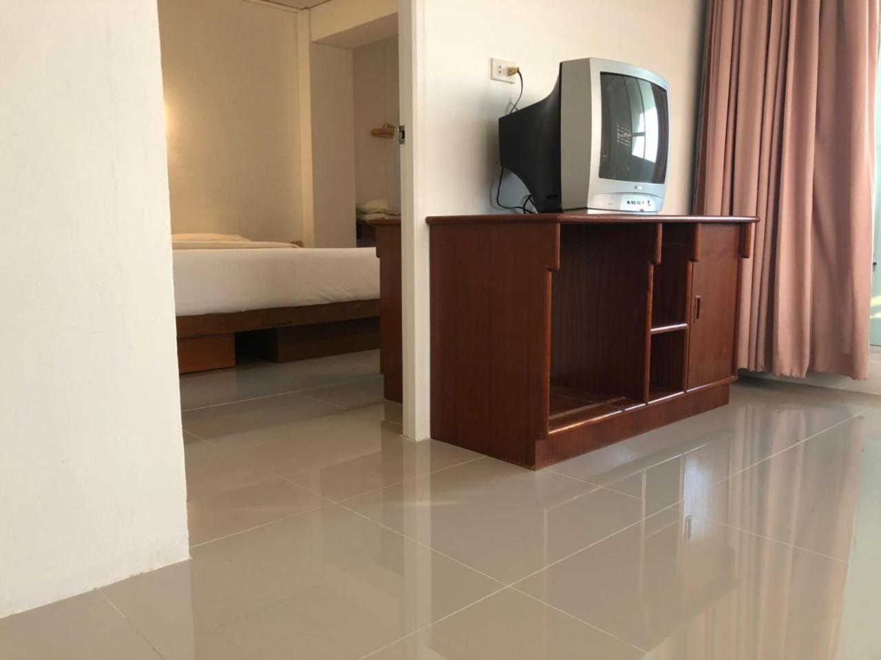 Paradorn Inn تشمبتون المظهر الخارجي الصورة